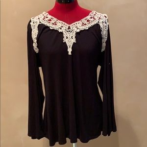 VENUS Cold Shoulder Top